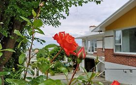 Hello Seaview! 4 Brs House In Central Location!